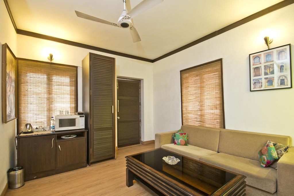 เทรนดี้ เบด แอนด์ เบรคฟาสท์ แอนด์ เซอร์วิส อพาร์ทเมนท์ Bed & Breakfast นิวเดลี ภายนอก รูปภาพ